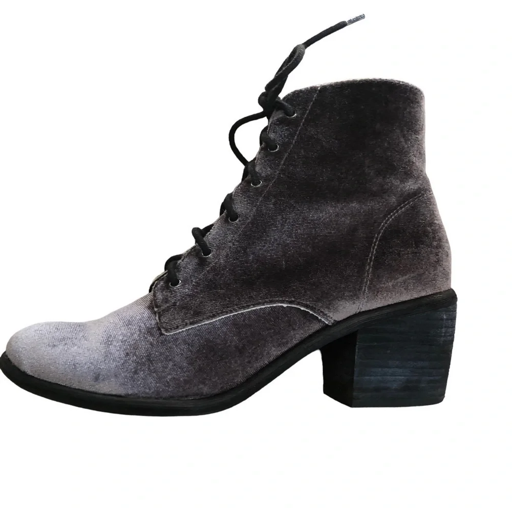 Dolce Vita Scotty Pewter Crushed Velvet Lace-Up Ankle Booties Block Heel 6.5